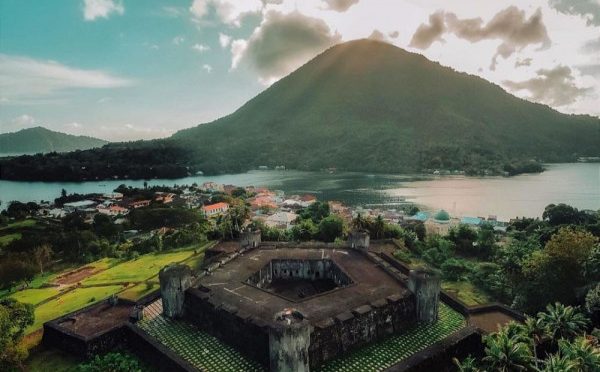 Lokasi Wisata Terbaik di Banda Neira Indonesia